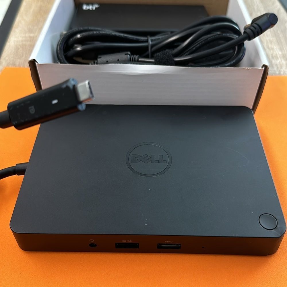 Dell WD15 Monitor Dock 4K with 90W Adapter, USB-C, HDMI, Dell K17A)